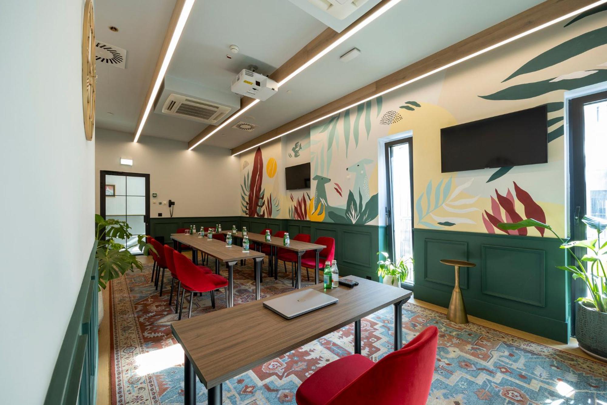 Indigo By Ihg Hotel 4*